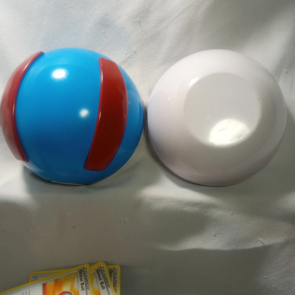 Pokemon Great Ball Tin & 4 Trainer Cards Bundle